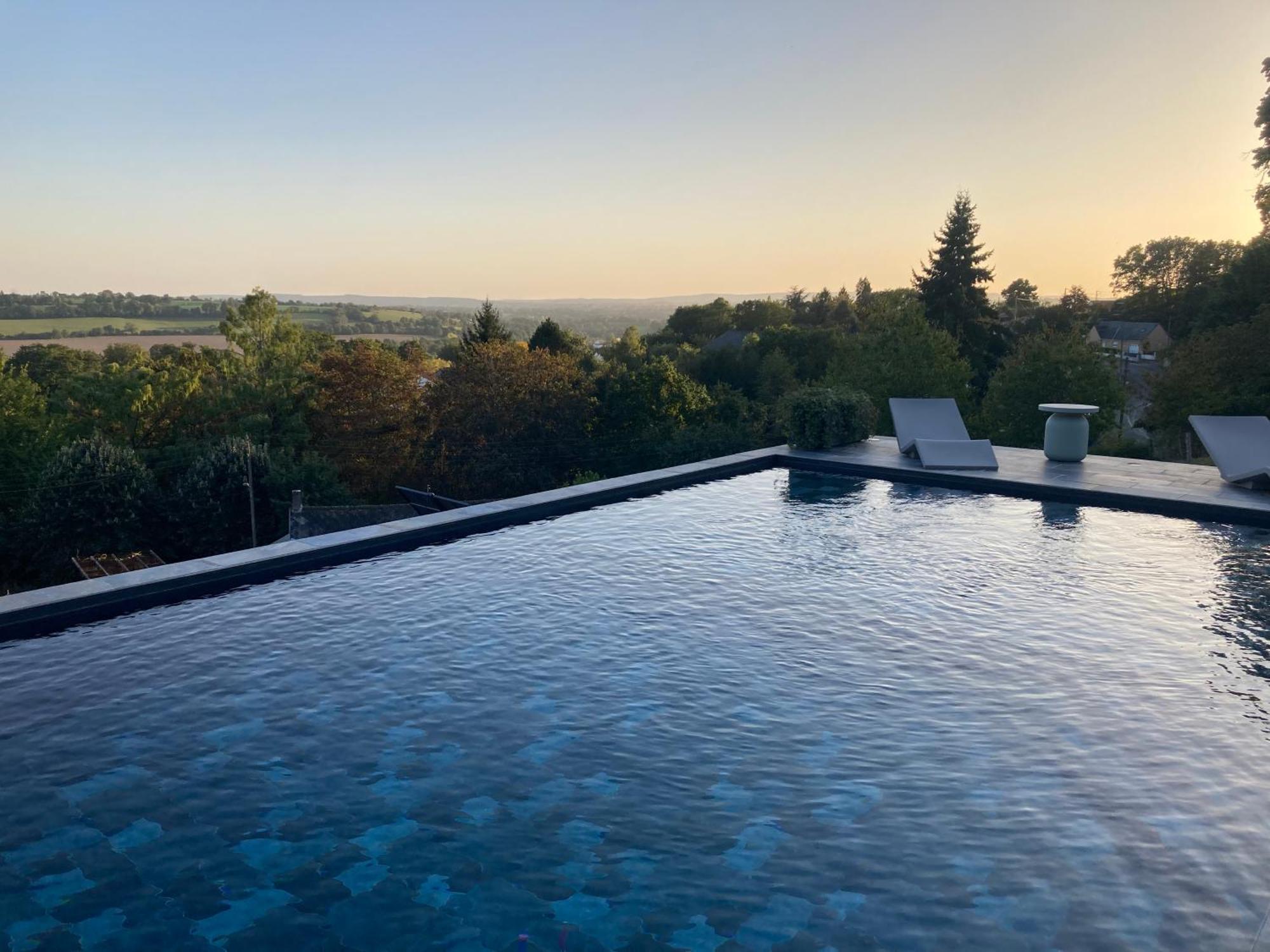 La Demeure Bed & Breakfast Sillé-le-Guillaume Dış mekan fotoğraf